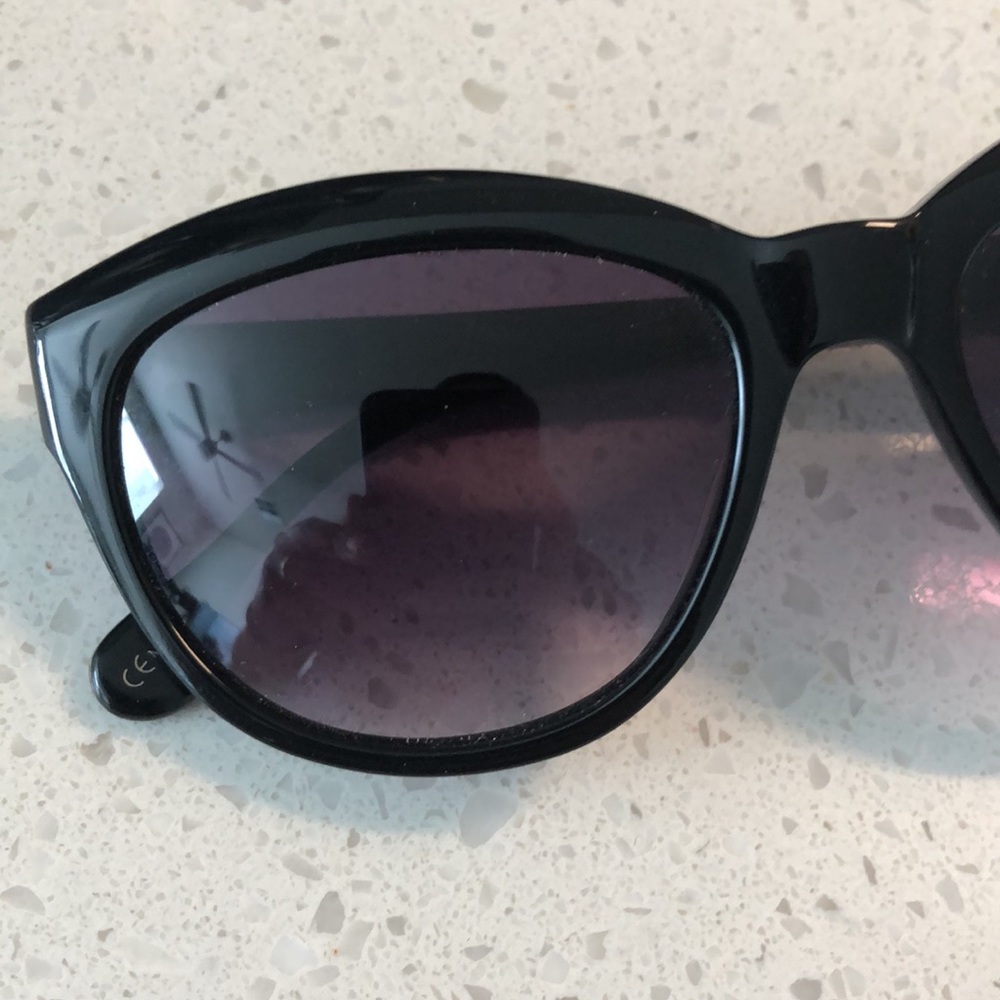 EUC Elizabeth and James Orchard Sunglasses - Picture 7 of 8